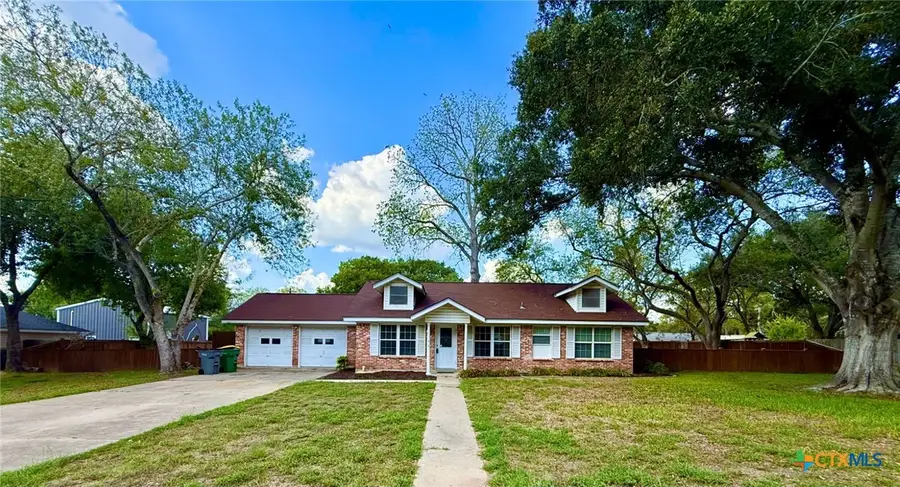 306 Angus Street, Victoria, TX 77904 - #2