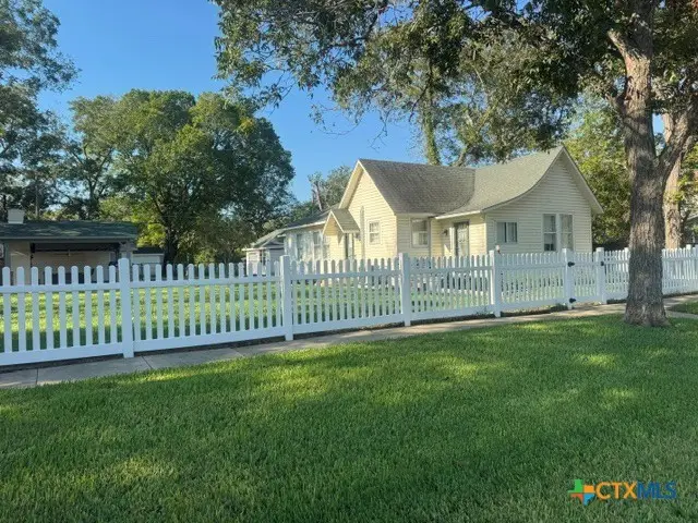 213 W Broadway Street, Cuero, TX 77954 - #2