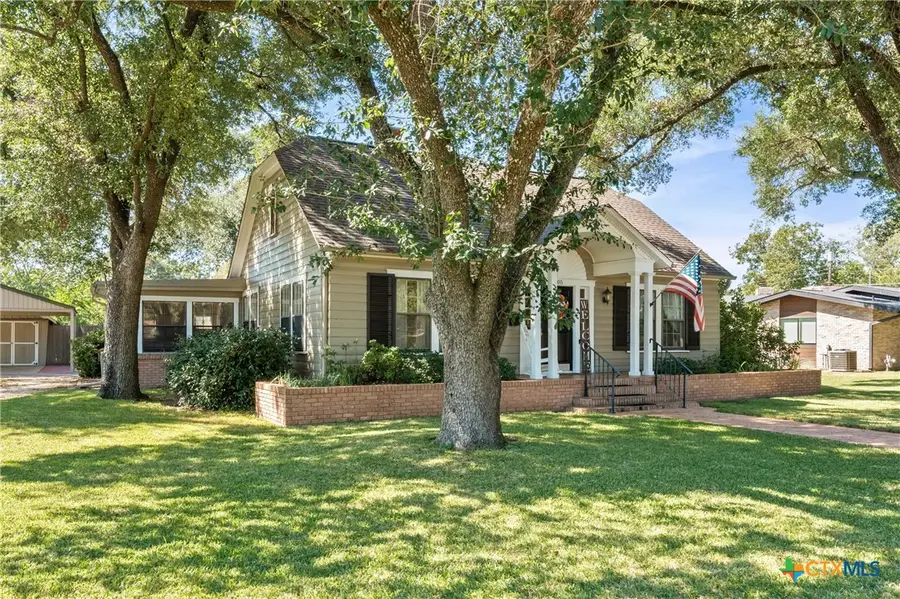 905 E 12th Street, Cameron, TX 76520 - #2