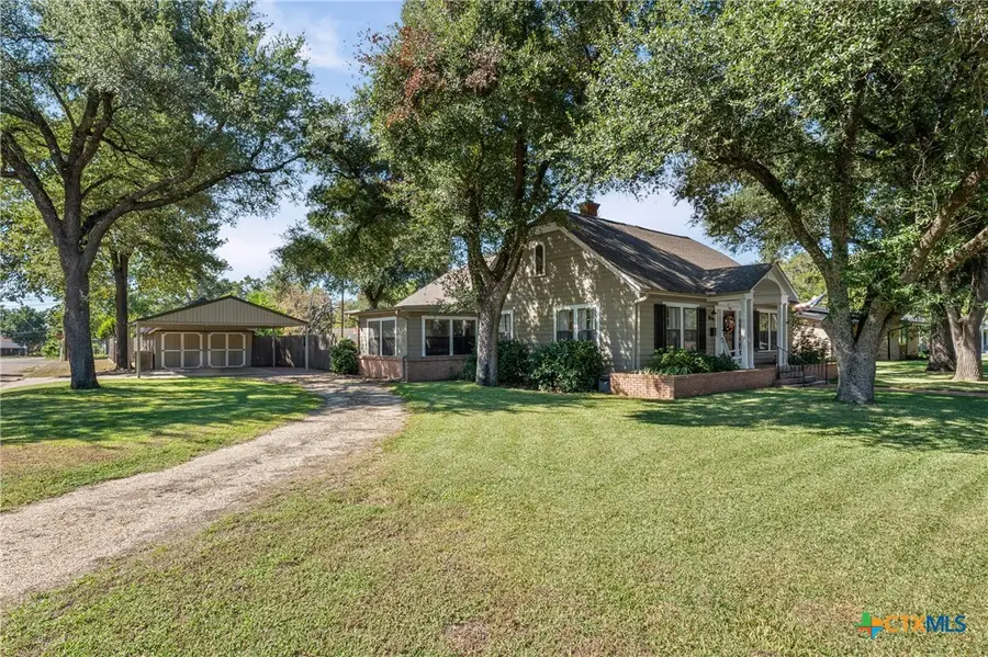 905 E 12th Street, Cameron, TX 76520 - #3