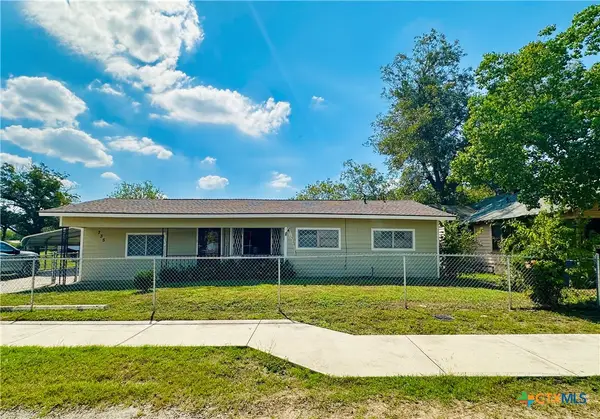 735 San Antonio Avenue, Seguin, TX 78155