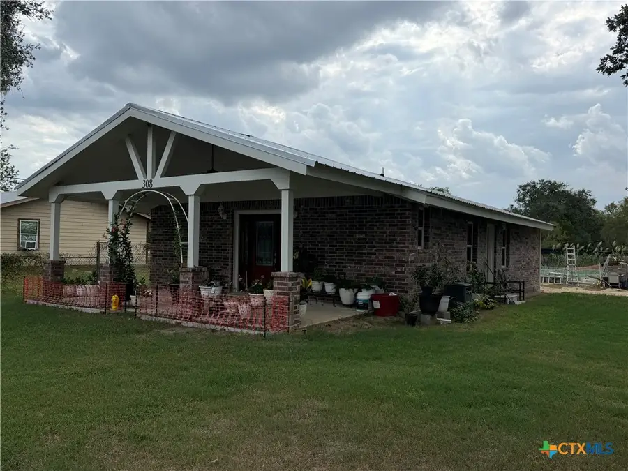 308 Nash Street, Cuero, TX 77954 - #2