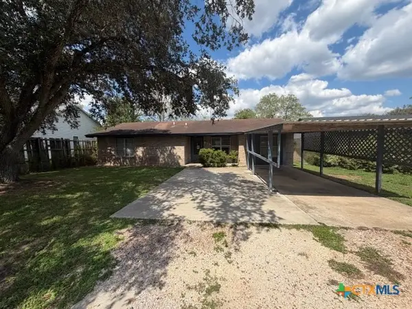 615 Avenue C, Yorktown, TX 78164