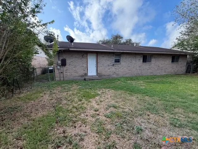 615 Avenue C, Yorktown, TX 78164 - #3