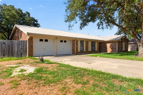 1008 Virgina Street, Edna, TX 77957