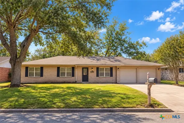 508 Suzanne Street, Edna, TX 77957