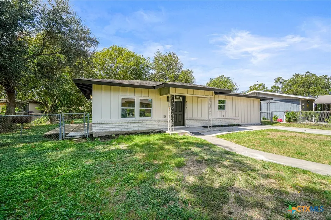 2304 Louise Street, Seguin, TX 78155 - #1