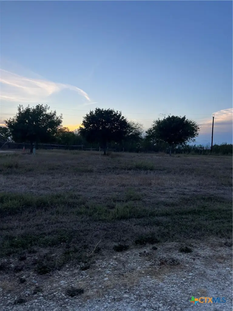 18 Horseshoe Drive, Gonzales, TX 78629 - #2