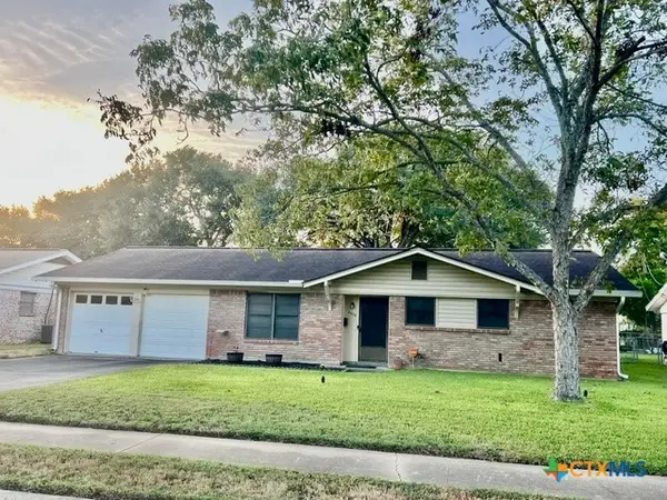 3404 Erwin Avenue, Victoria, TX 77901