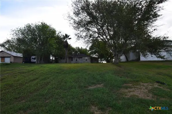 70 Fisher Road, Port Lavaca, TX 77979