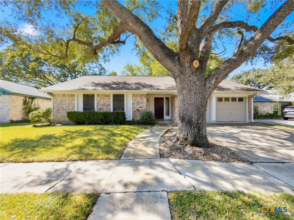 424 Navajo, Victoria, TX 77904 - #1