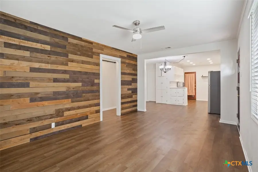 2215 S Wall Street, Belton, TX 76513 - #3