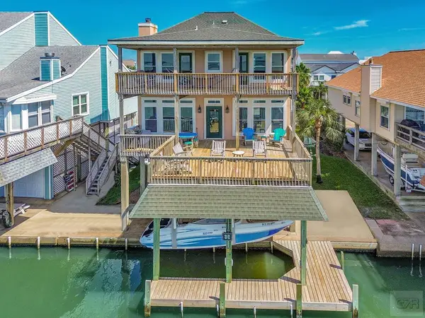 247 Isles End Road, Tiki Island, TX 77554