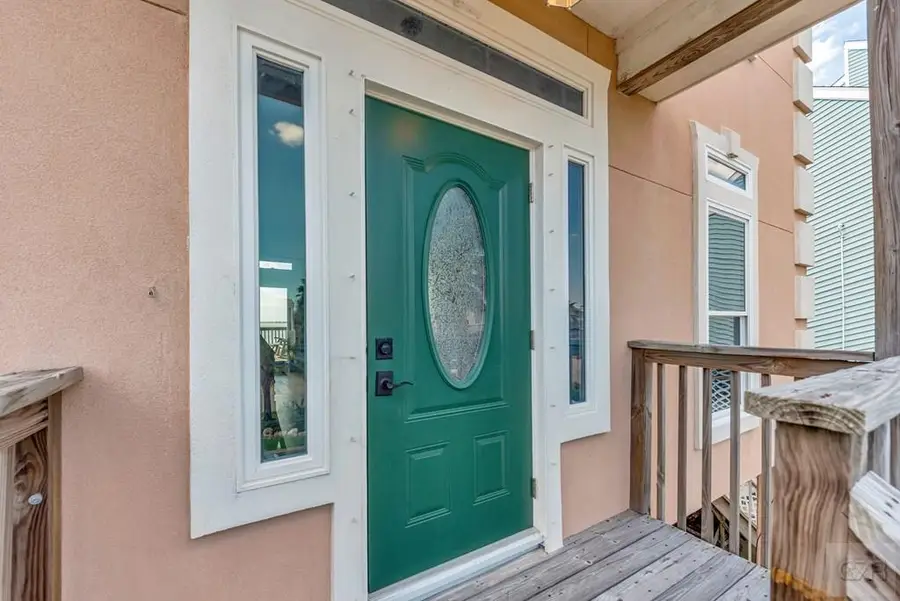 247 Isles End Road, Tiki Island, TX 77554 - #3