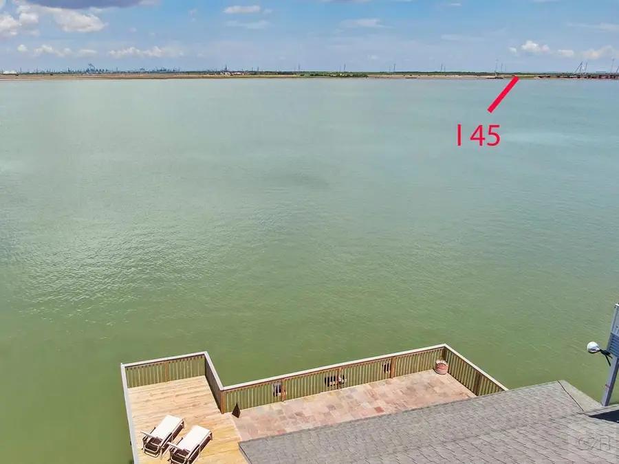 1334 Outrigger Street, Tiki Island, TX 77554 - Image #2