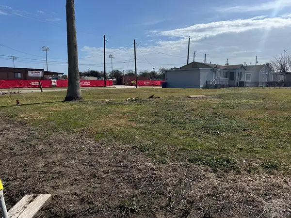 43rd Bernardo De Galvez, Galveston, TX 77550