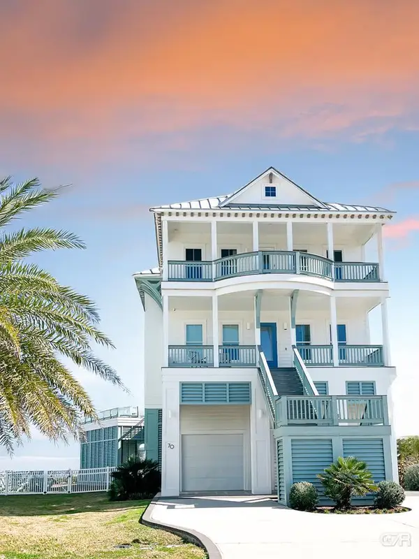 70 Grand Beach Blvd, Galveston, TX 77550