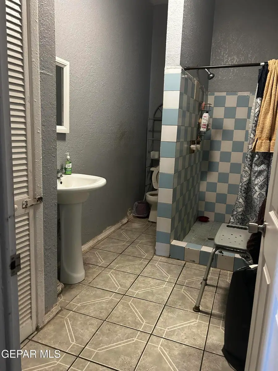 2930 Findley Avenue, El Paso, TX 79905 - Image #2