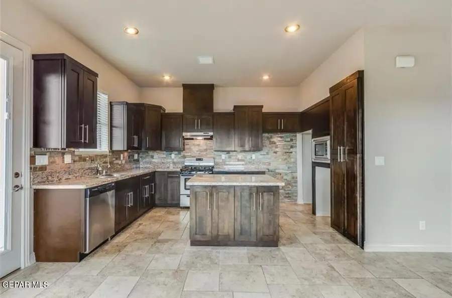 401 Ana Way #B, El Paso, TX 79912 - Image #3