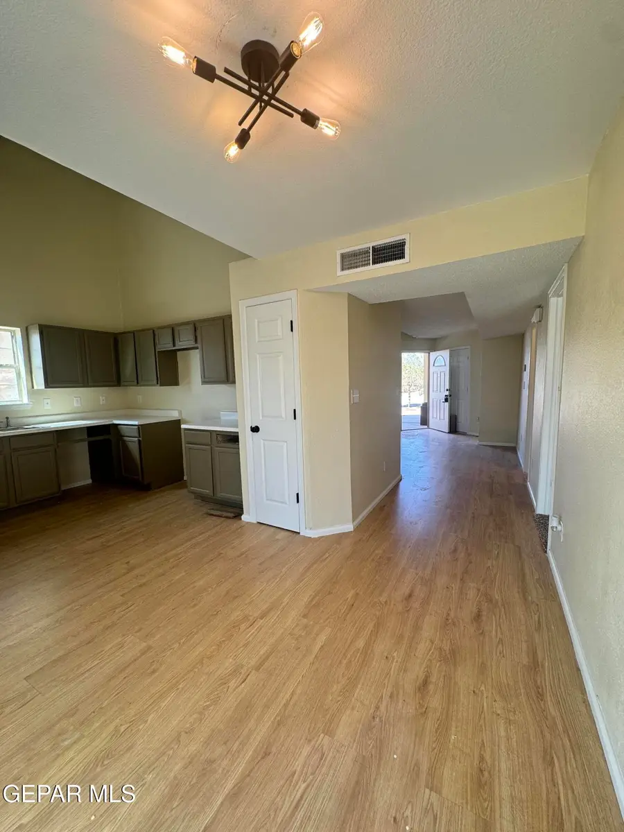 12372 Tierra Apache Drive, El Paso, TX 79938 - Image #2