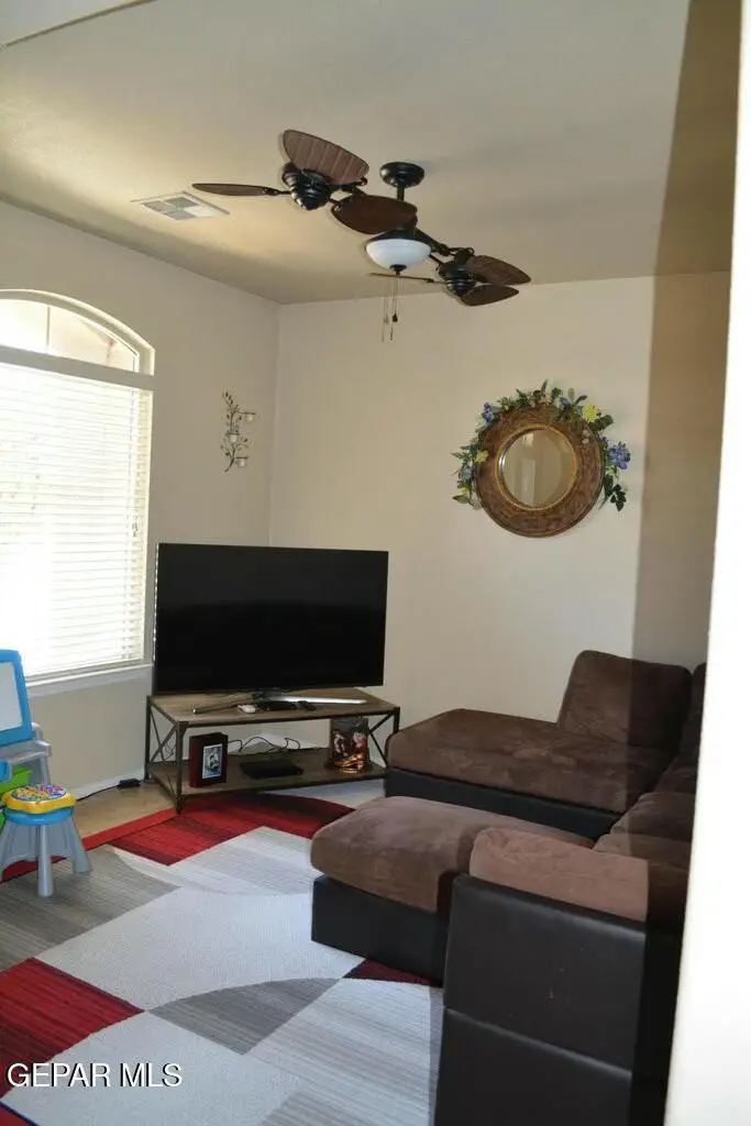 12336 Chelmsford Avenue, Horizon City, TX 79928 - Image #3