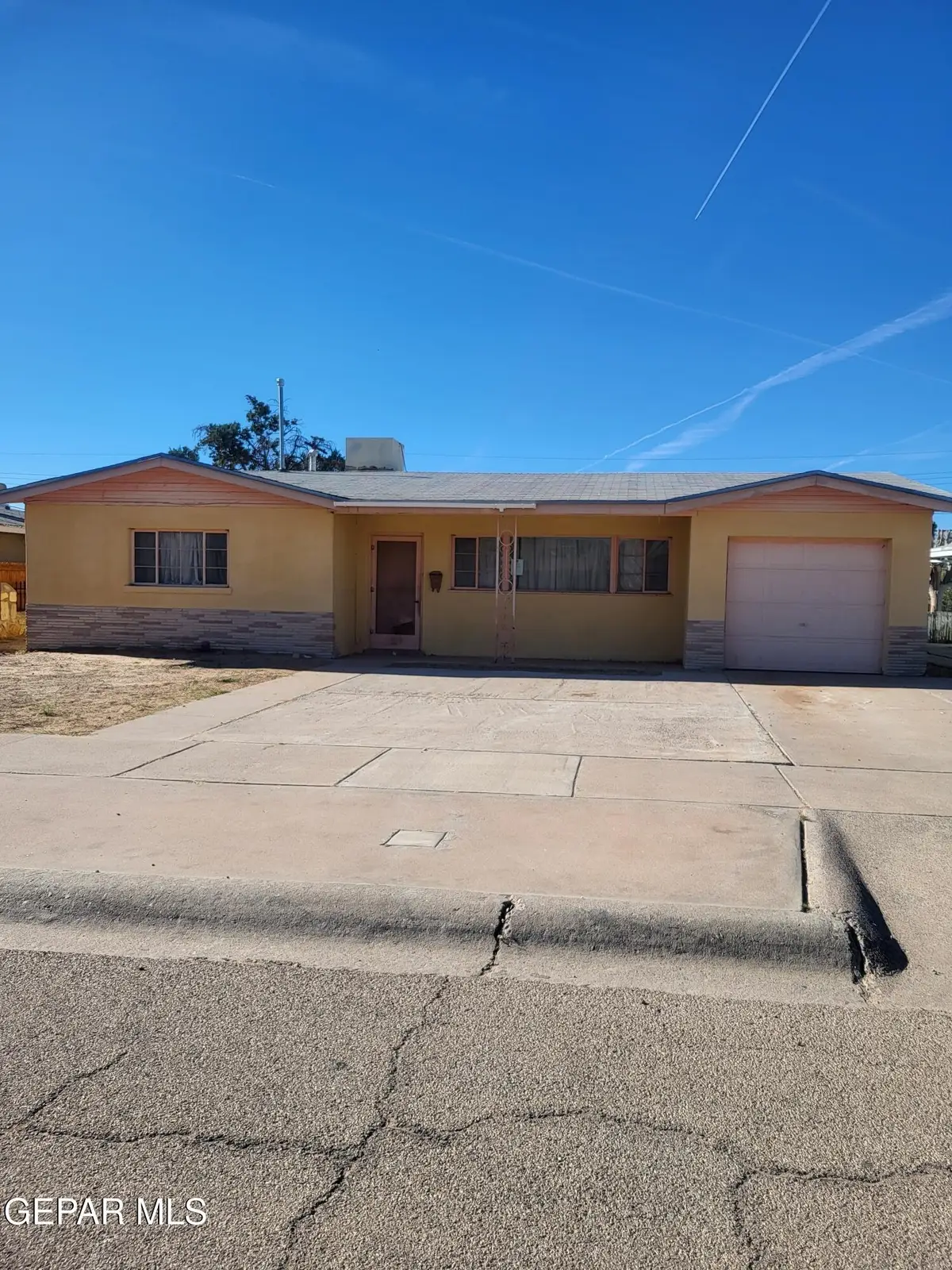 1309 E Clausen Drive E, El Paso, TX 79925 - Image #1