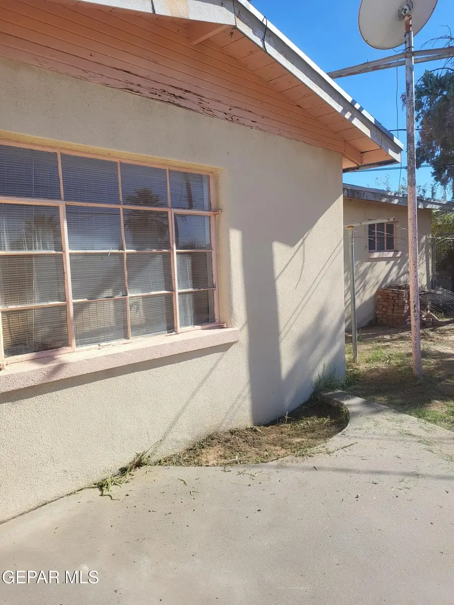 1309 E Clausen Drive E, El Paso, TX 79925 - Image #2