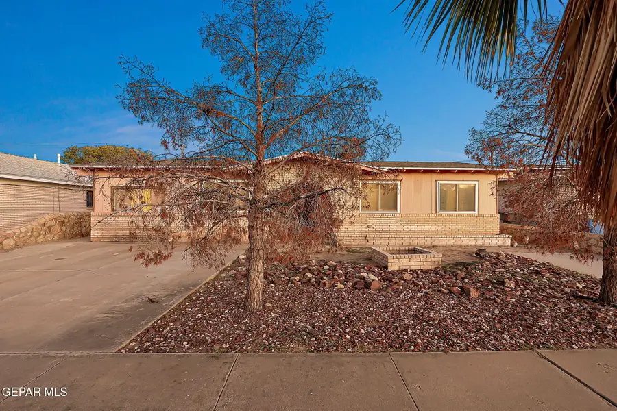 7925 Broadway Drive, El Paso, TX 79915 - Image #2