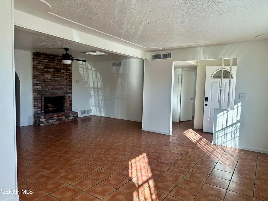 4735 Blossom Avenue, El Paso, TX 79924 - Image #3