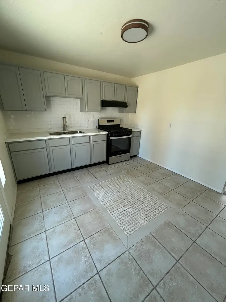 7713 Matamoros Drive, El Paso, TX 79915 - Image #3
