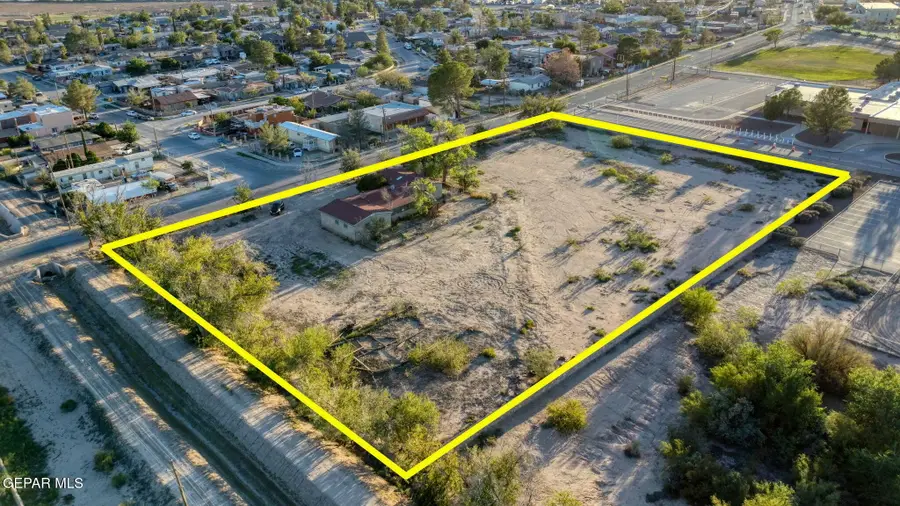 391 N Moon Road, Socorro, TX 79927 - Image #2