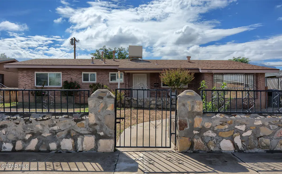 9237 Montgomery Drive, El Paso, TX 79924 - Image #1