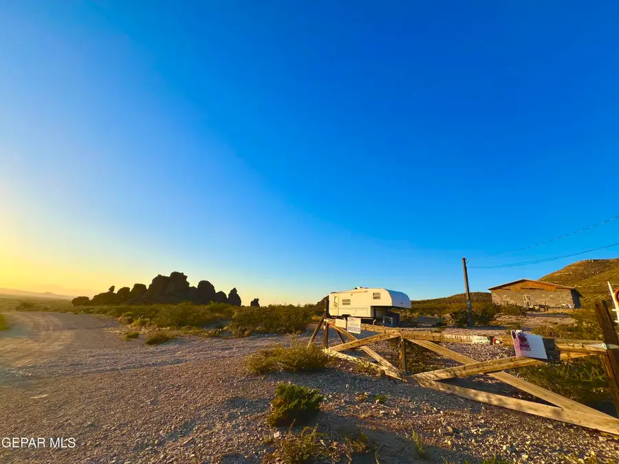 18541 Carinha Avenue, El Paso, TX 79938 - Image #2