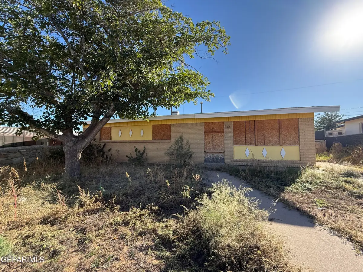 4948 Royal Drive, El Paso, TX 79924 - Image #1