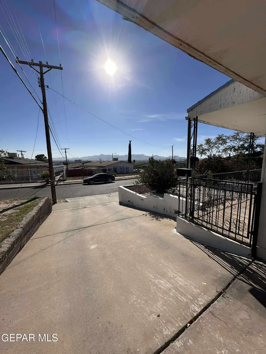 1230 Wagner Lane, El Paso, TX 79903 - Image #3