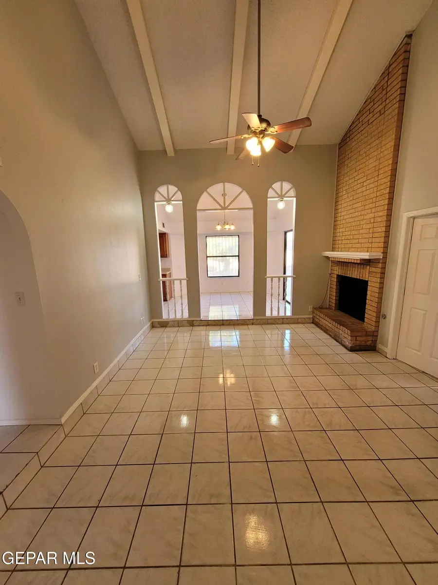 11821 Prado Del Sol Drive, El Paso, TX 79936 - Image #2