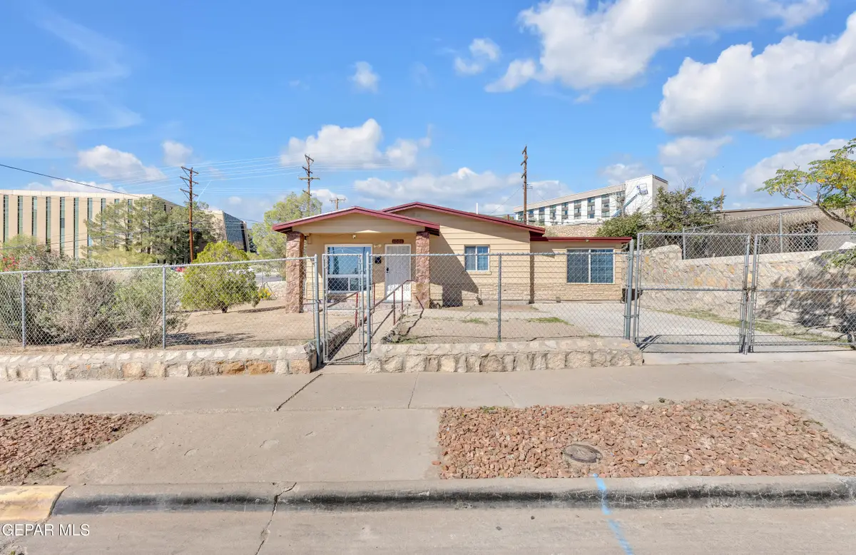 1001 N Clark Drive, El Paso, TX 79905 - Image #1