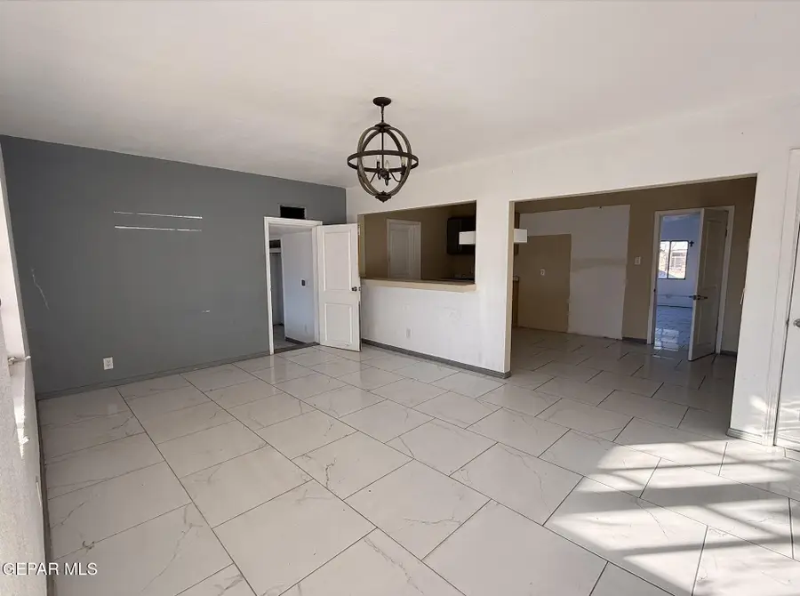 304 Ramona Avenue, El Paso, TX 79915 - #2