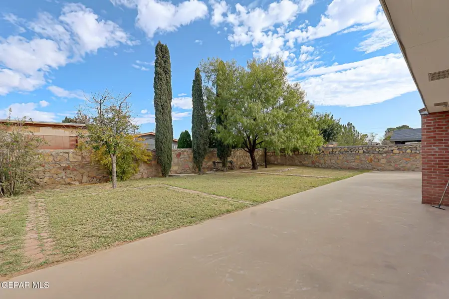 156 Lago Grande Dr Drive, Horizon City, TX 79928 - Image #2