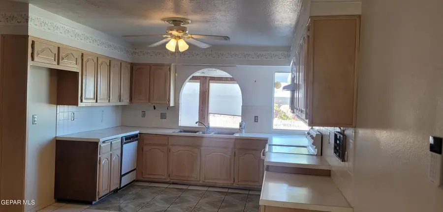 3125 Stone Edge Road, El Paso, TX 79904 - Image #2