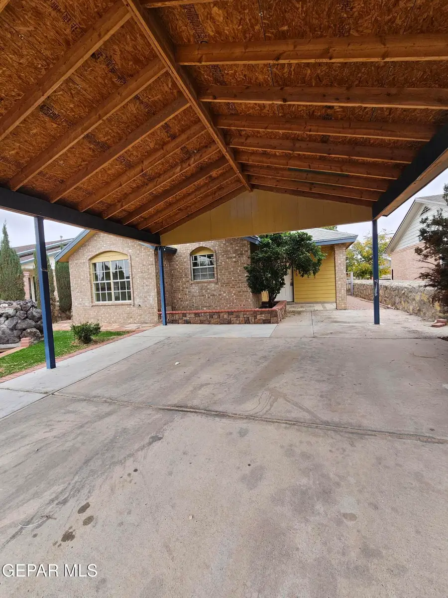 12175 Banner Hill Avenue, El Paso, TX 79936 - Image #2