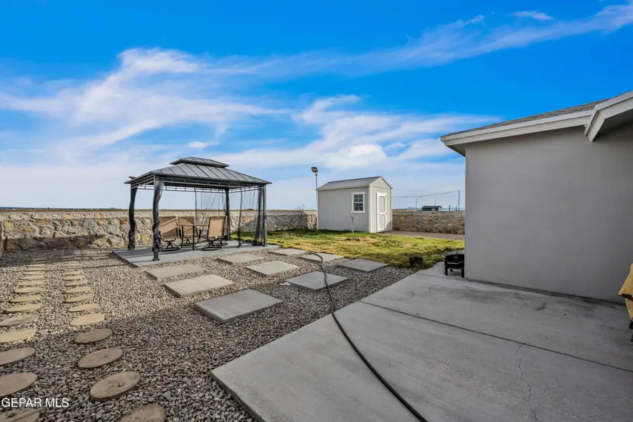 1068 Nalito Beltran Place, Horizon City, TX 79928 - Image #3