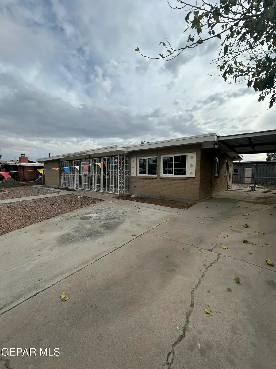 7666 Franklin Drive, El Paso, TX 79915 - Image #2