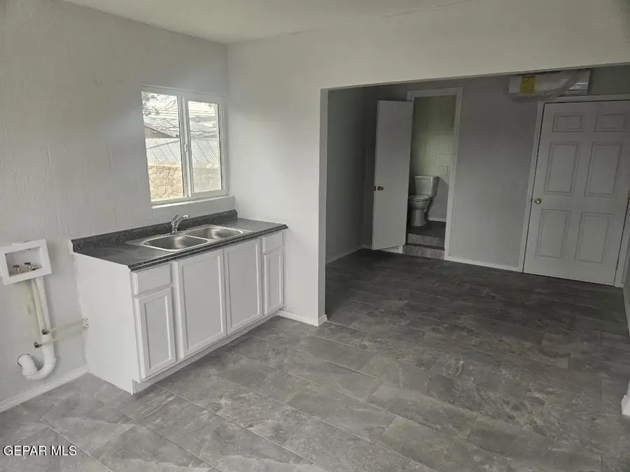 9013 Mount Rushmore Lane, El Paso, TX 79904 - Image #3