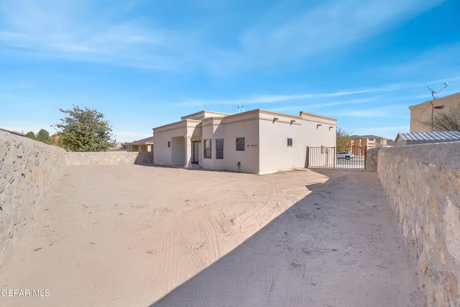 209 Sun View Lane, El Paso, TX 79928 - Image #2