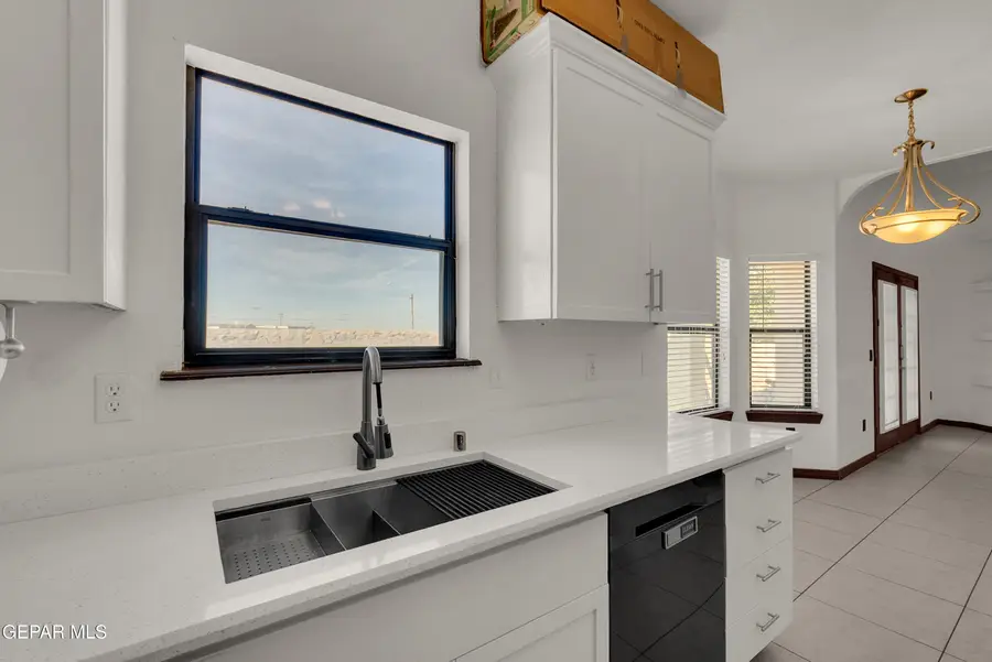 209 Sun View Lane, El Paso, TX 79928 - Image #3