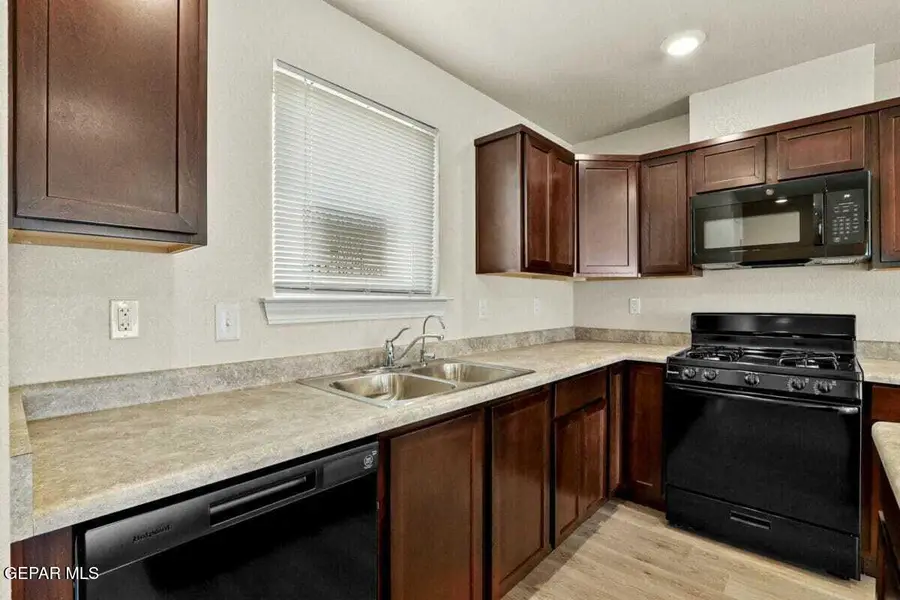 14361 Star Cactus Avenue, Horizon City, TX 79928 - Image #3