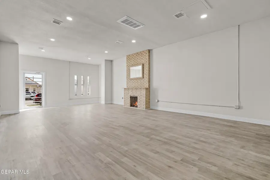 1209 Wyoming Avenue, El Paso, TX 79902 - Image #2