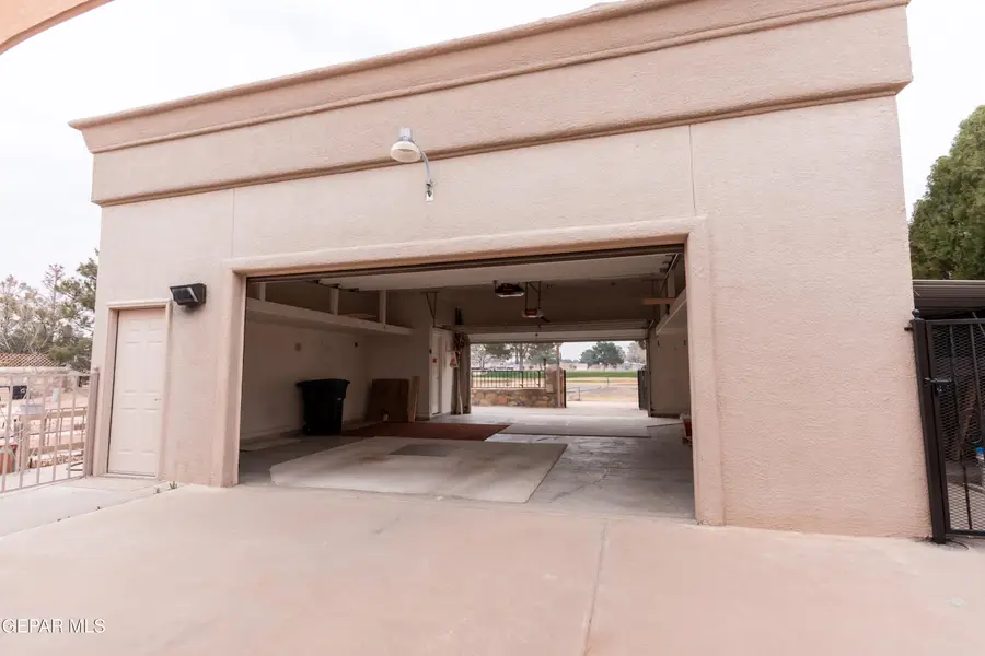 302 Golf View Lane, Horizon City, TX 79928 - Image #2