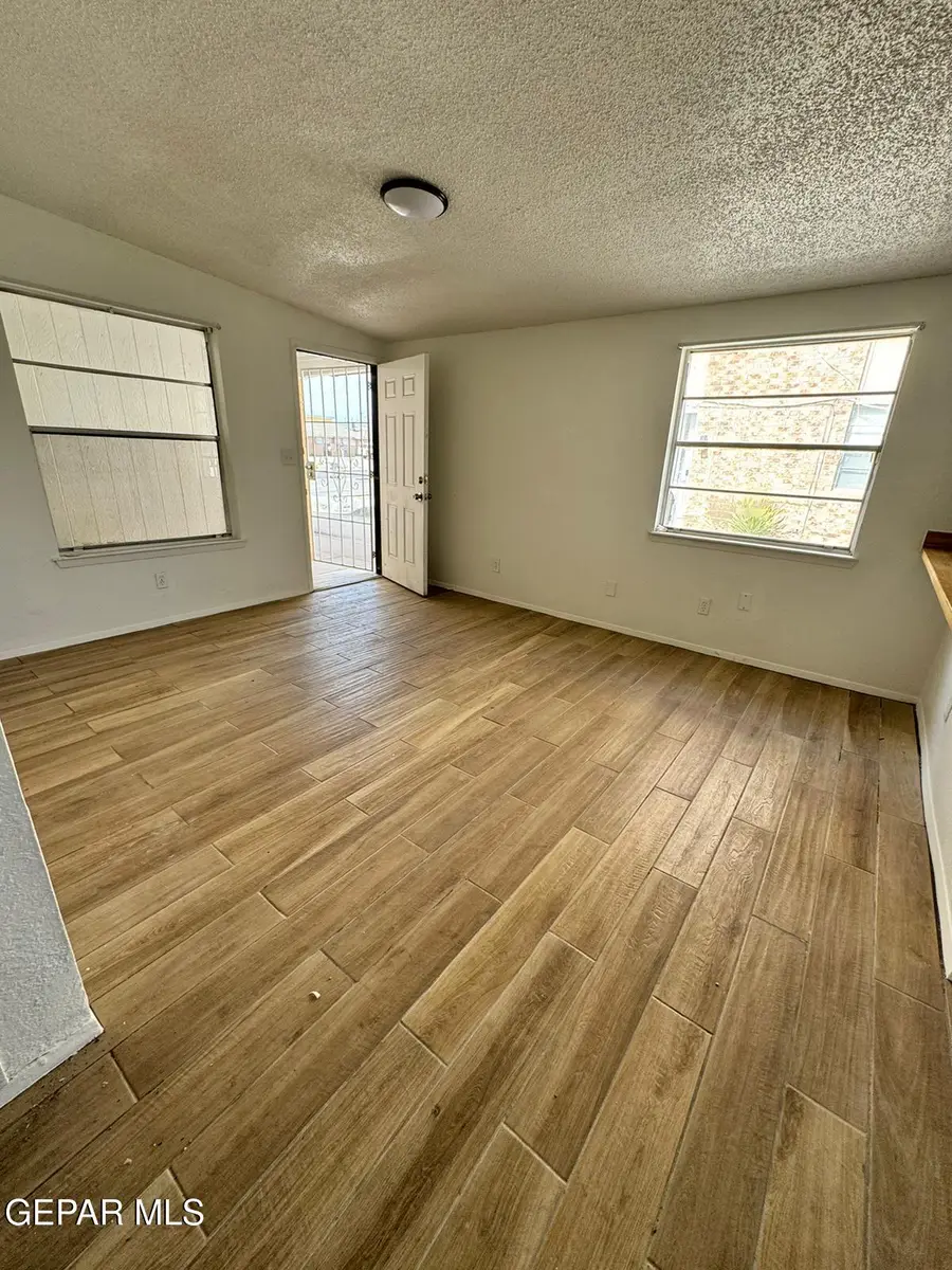 1918 Lake Omega Street, El Paso, TX 79936 - Image #3